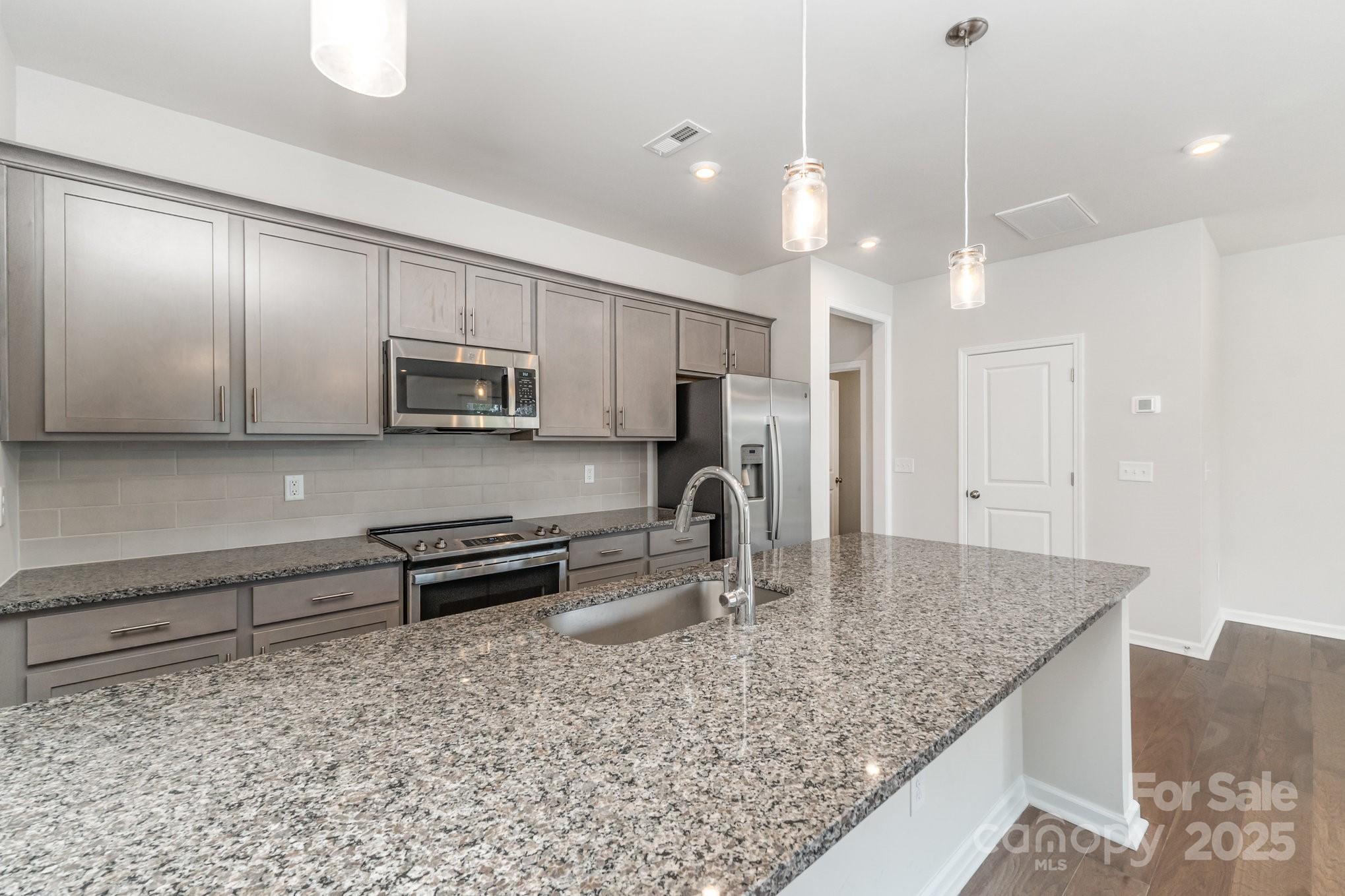 Fifteen 15 Cannon - Residential