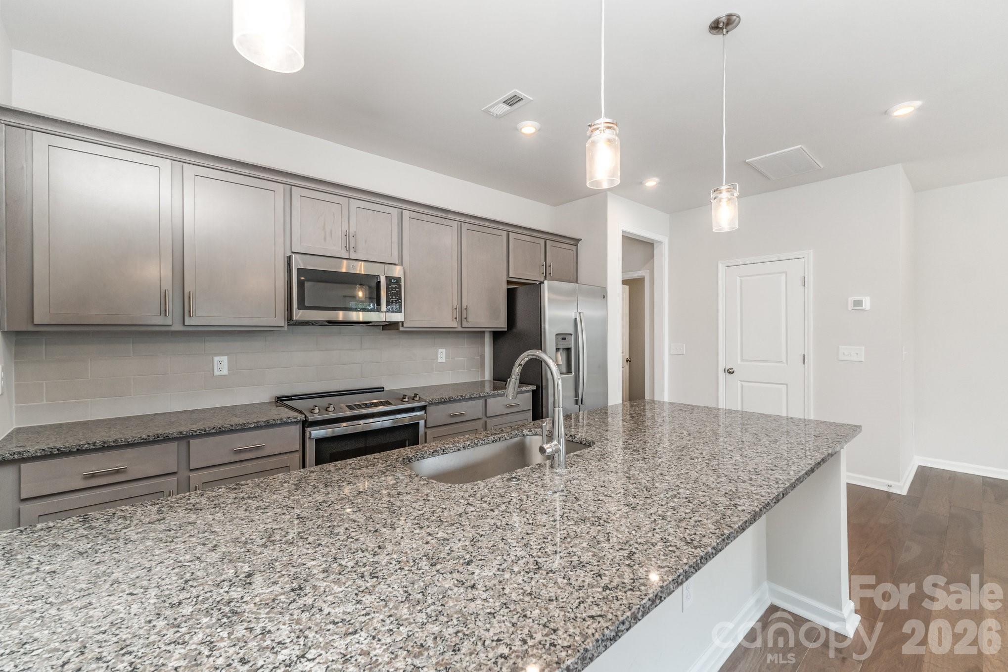 Fifteen 15 Cannon - Residential