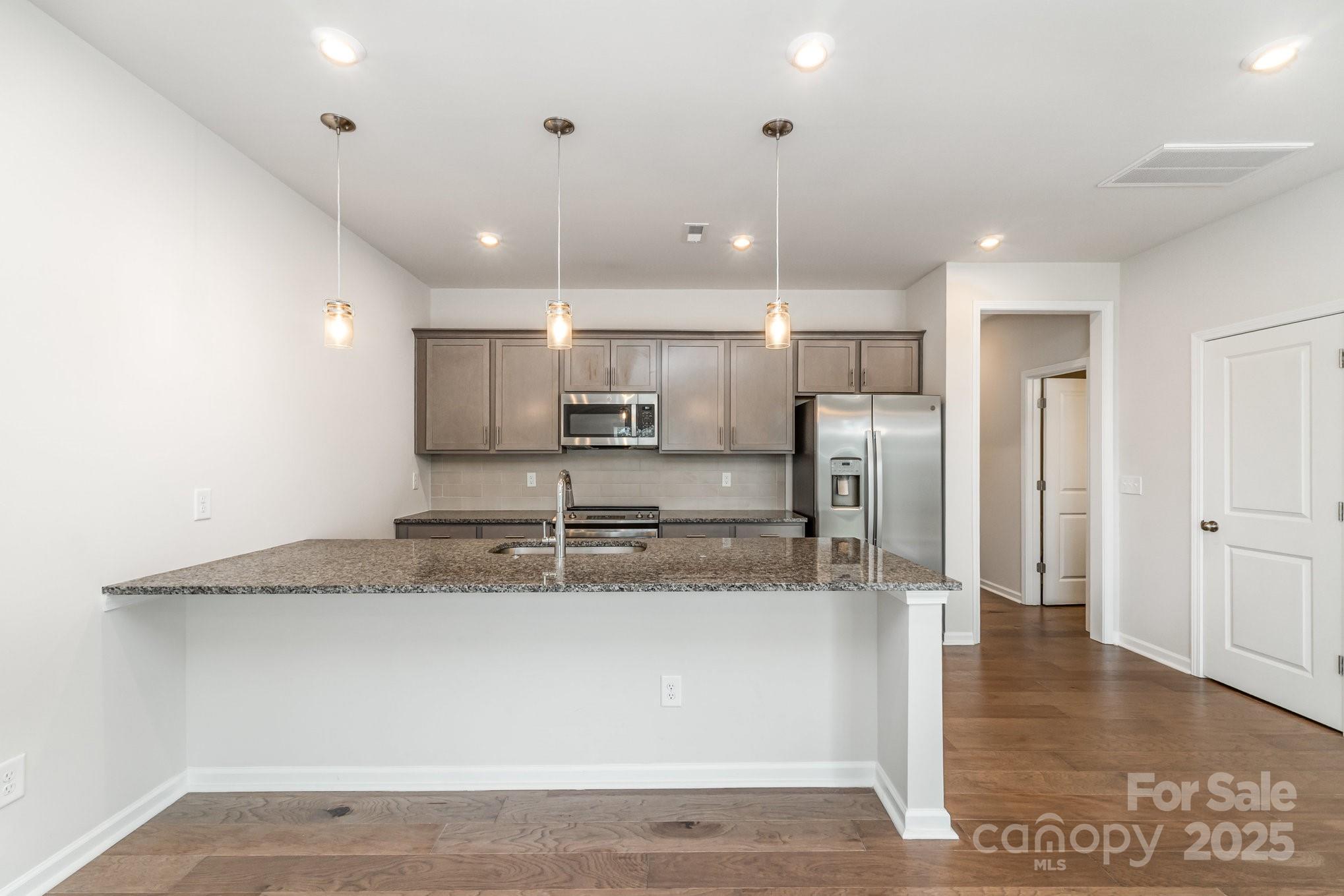 Fifteen 15 Cannon - Residential