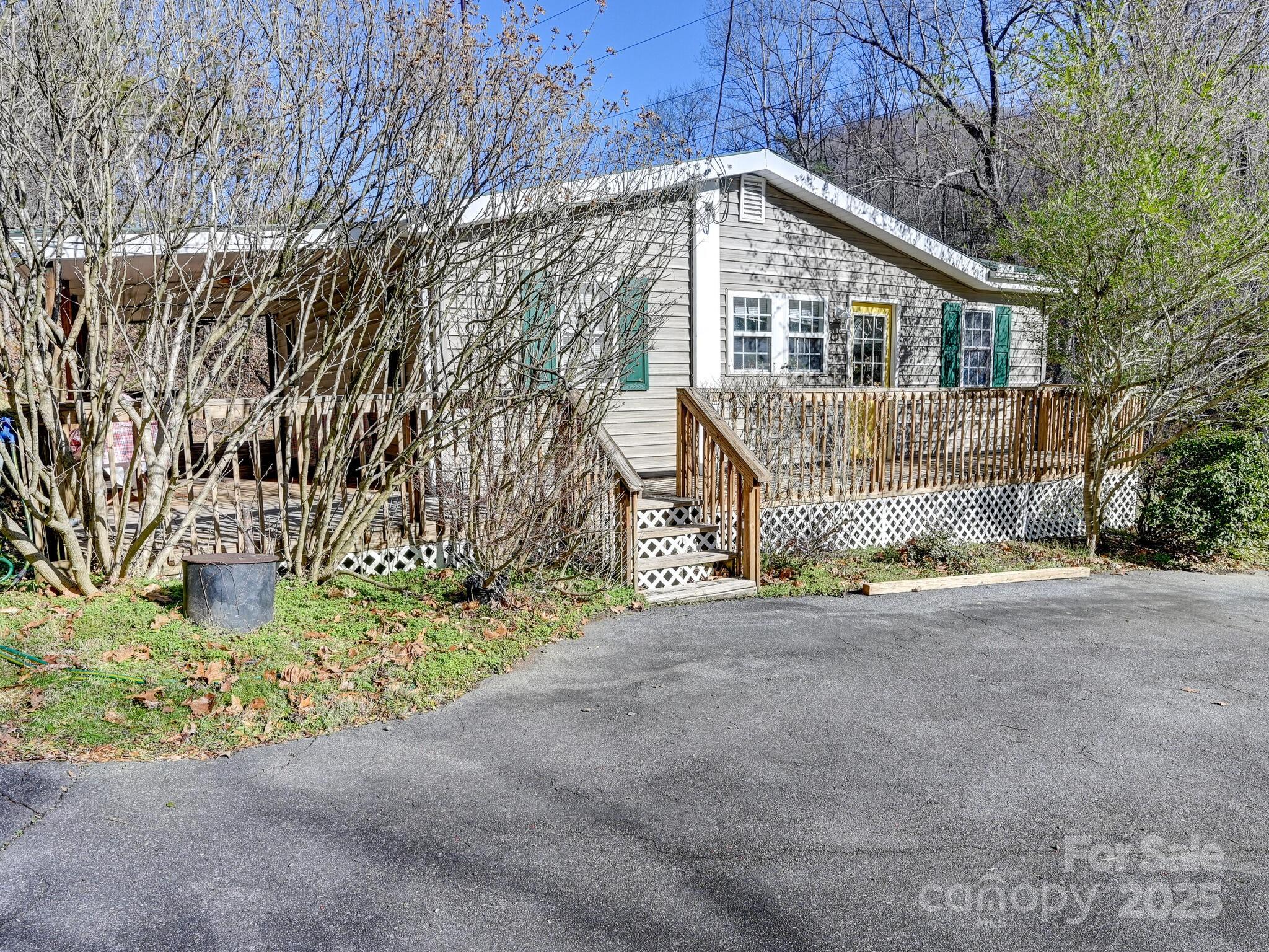 8033 US 25-70 Highway