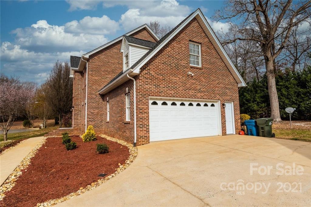 Hidden Oaks - Residential