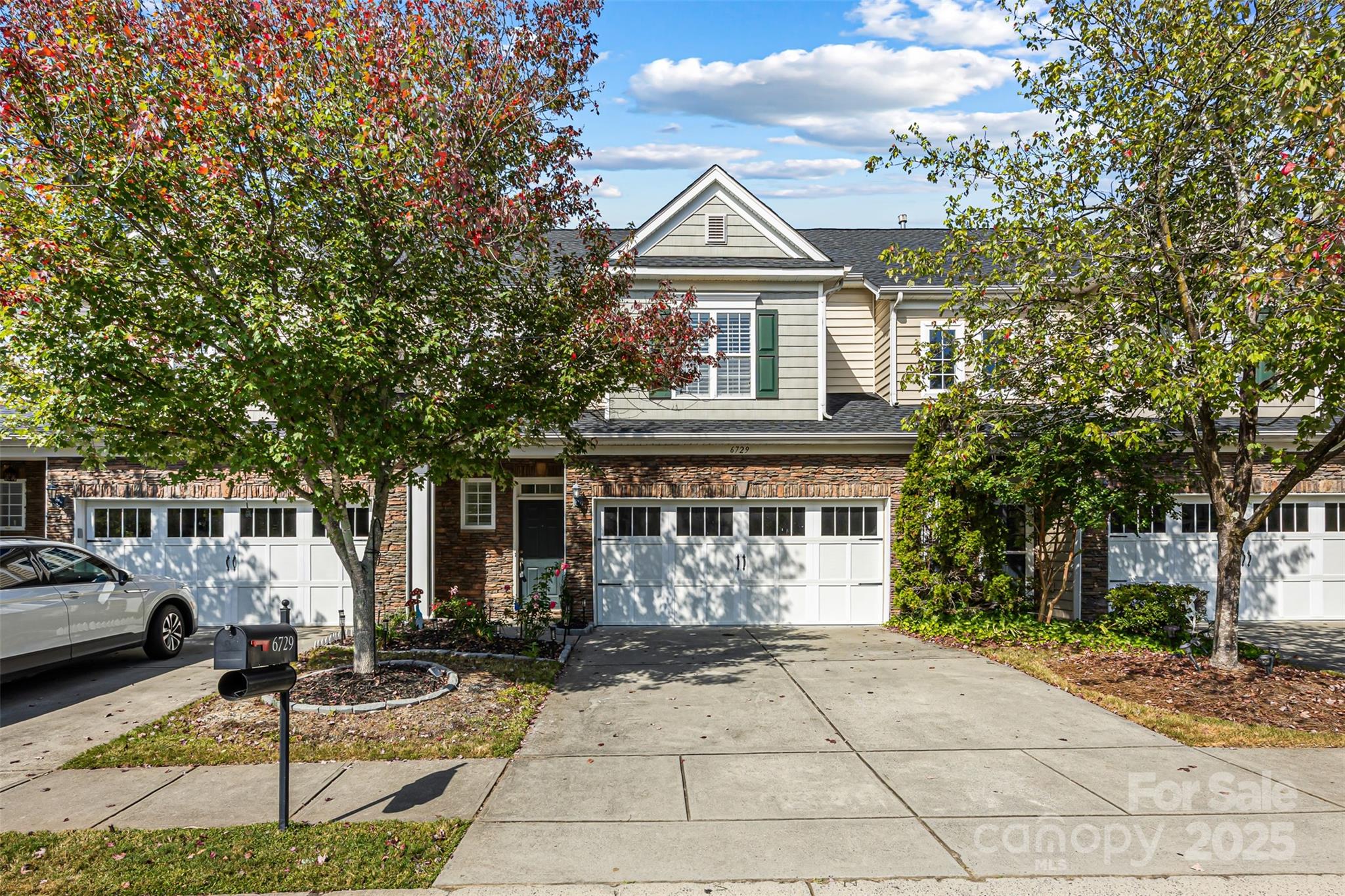 6729 Dusty Saddle Road