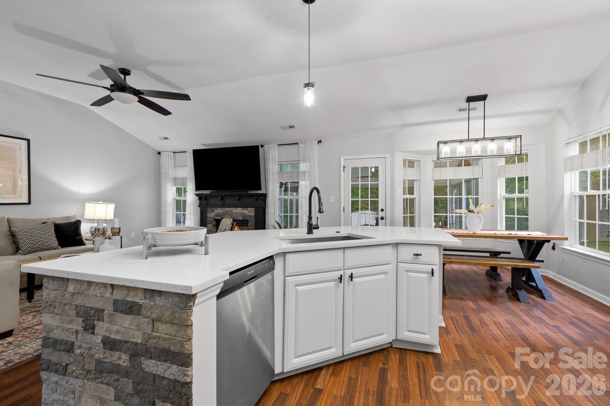4002 Canbury Court
