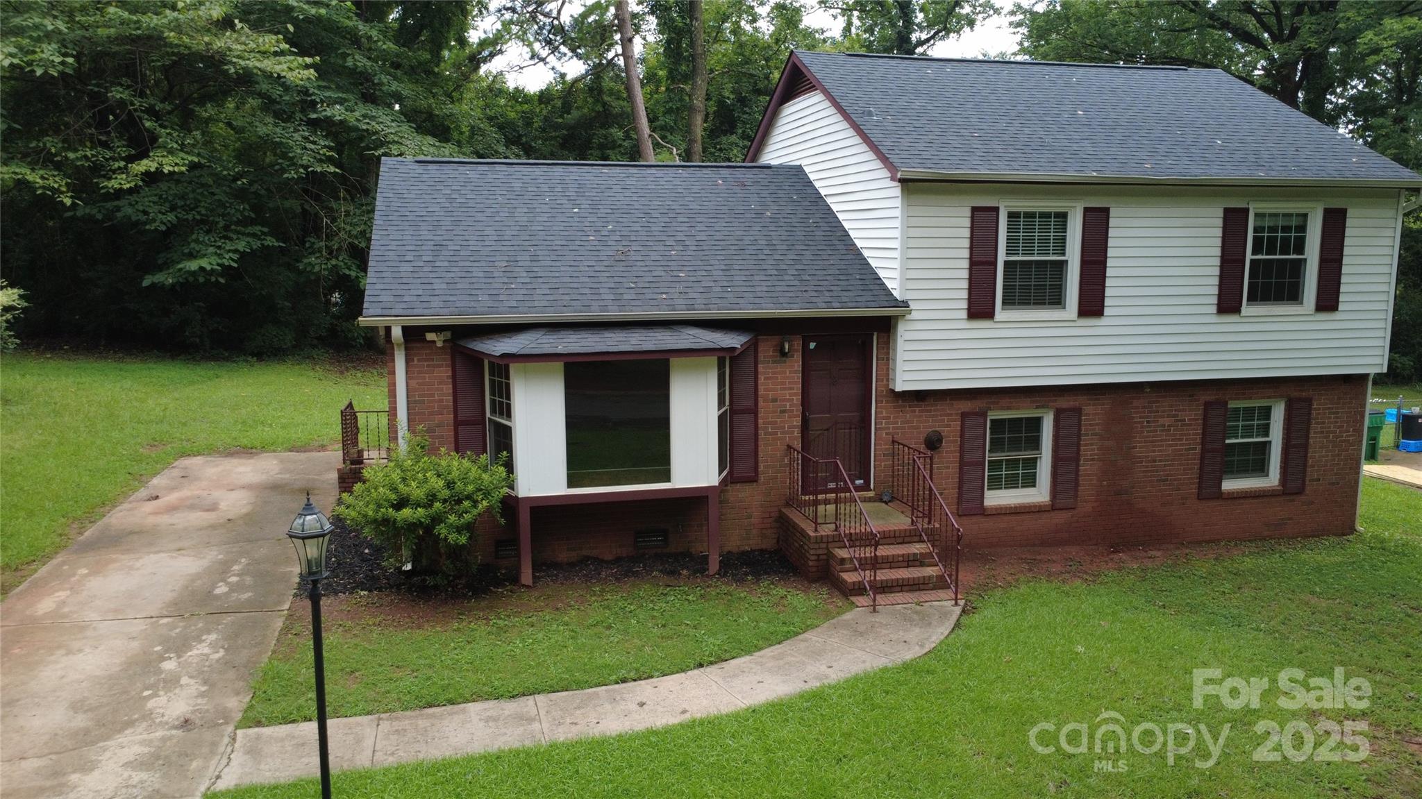 6212 Snowcrest Court