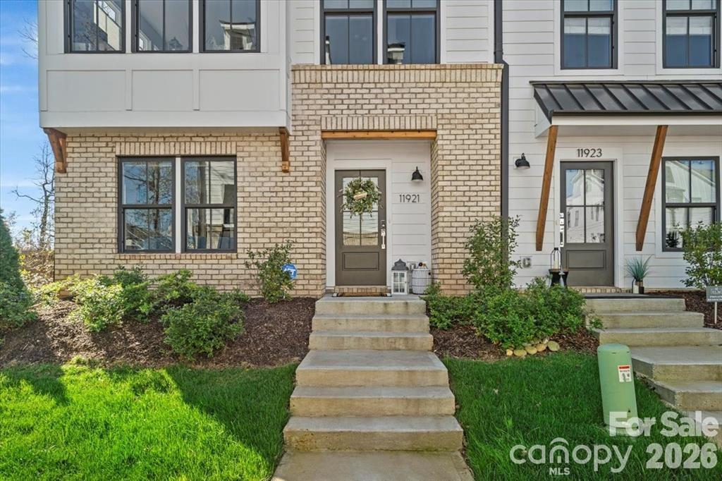 11921 Fiddlers Roof Lane