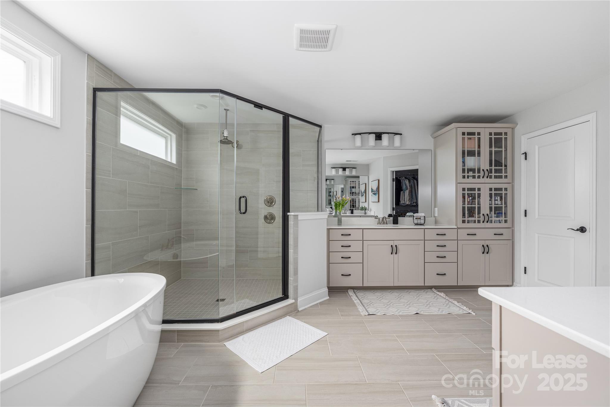 Bretagne - Residential Lease