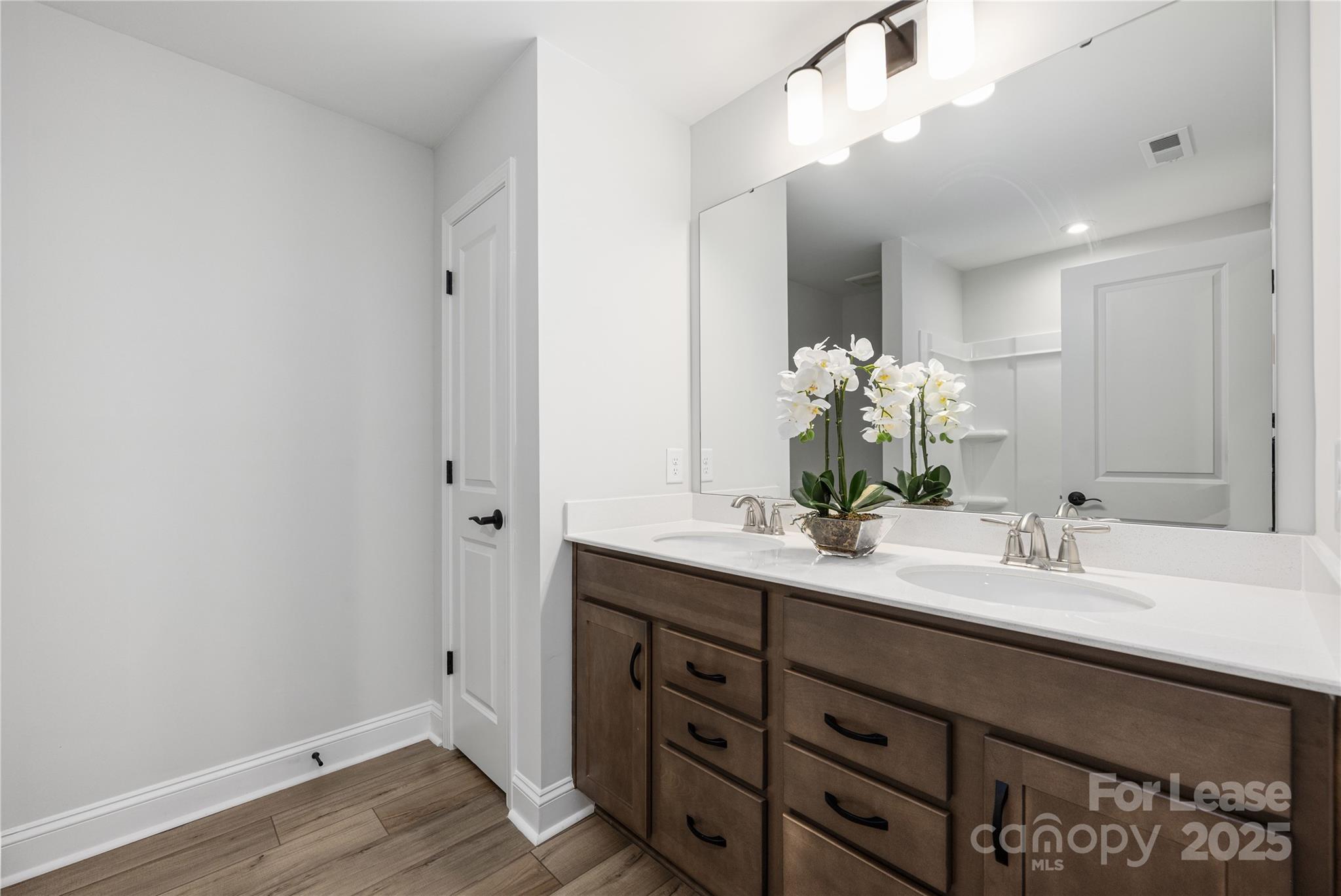 Bretagne - Residential Lease