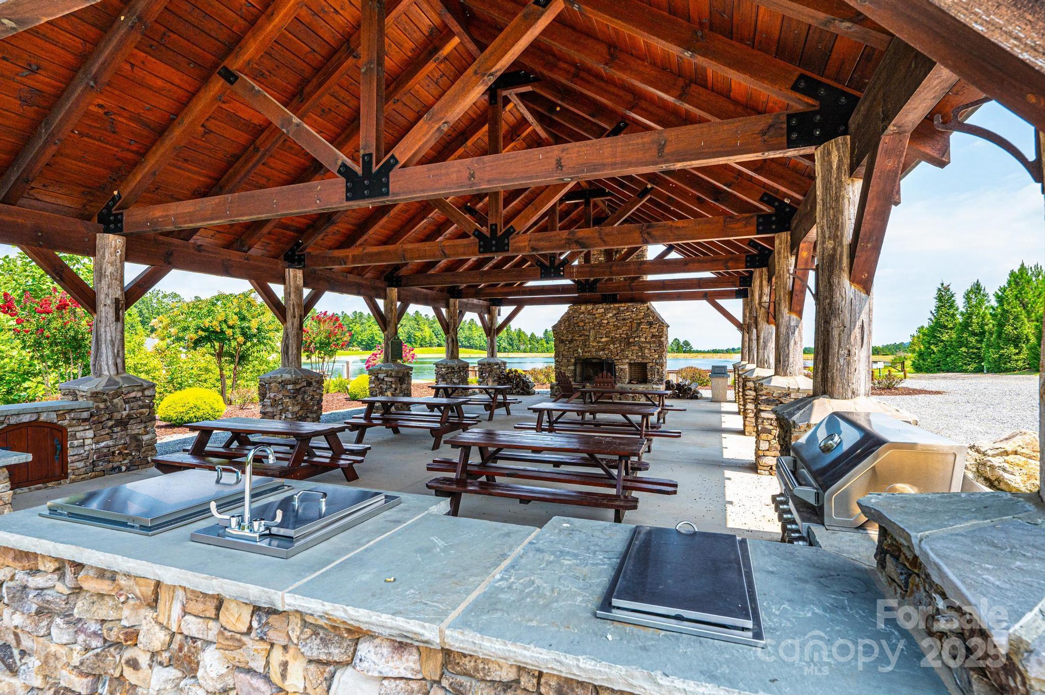 Grandview Peaks - Land