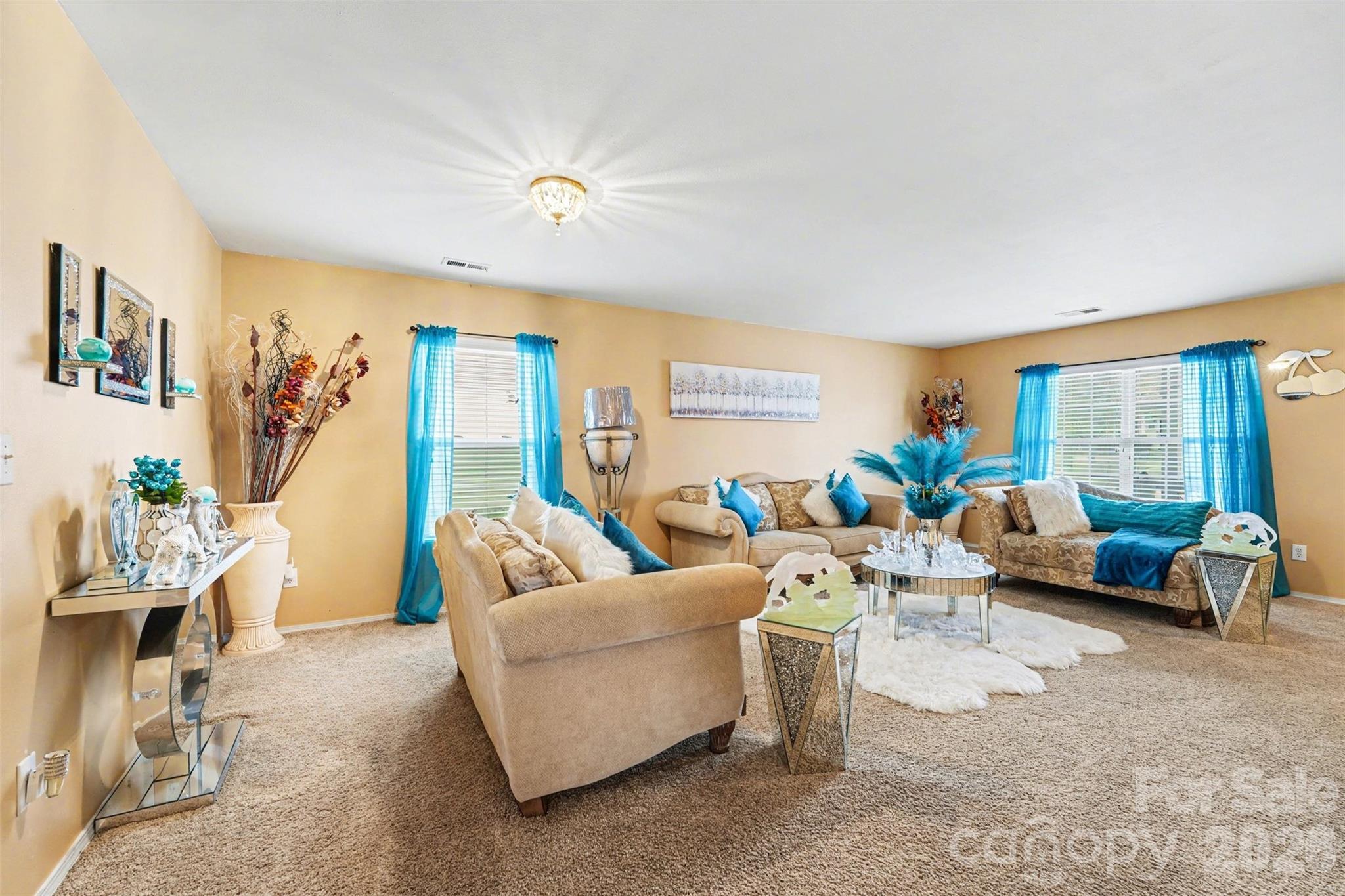 1640 Rustic Arch Way