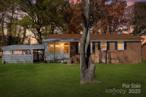 514 Hand Circle Lowell NC 28098