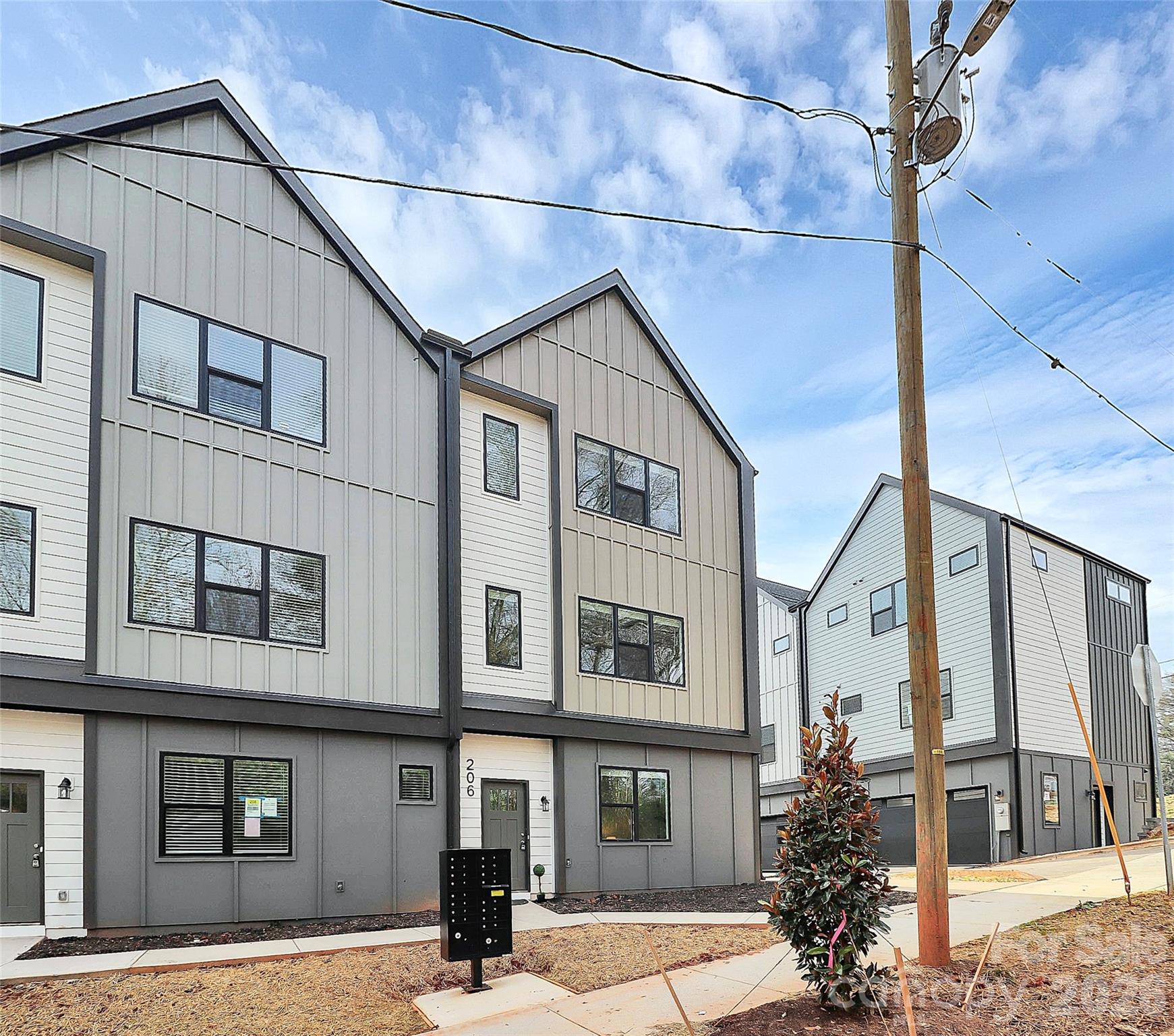 Residences at Oakview - Residential