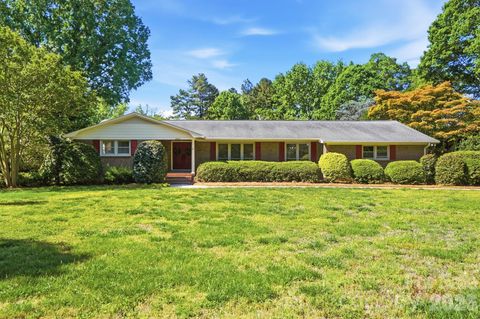 Photo of 2814 Williams Road, Matthews, NC 28105 (MLS # 4372223)