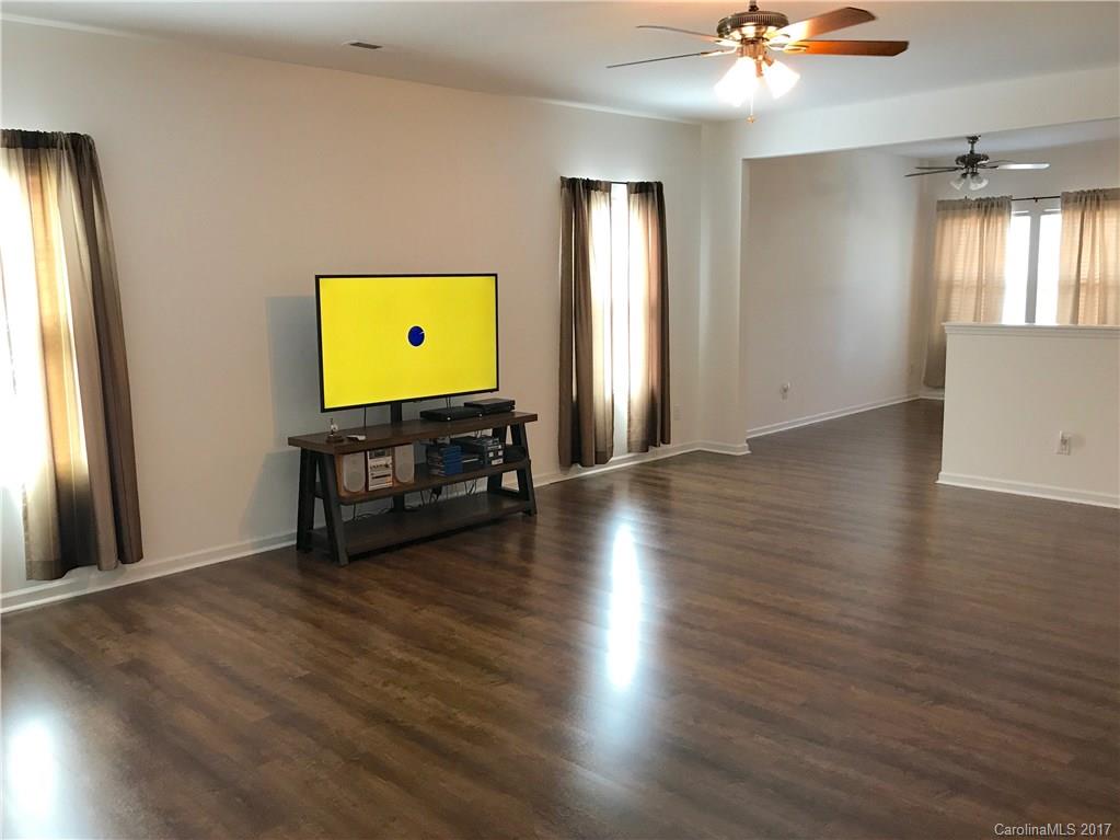 Newport Lakes - Residential