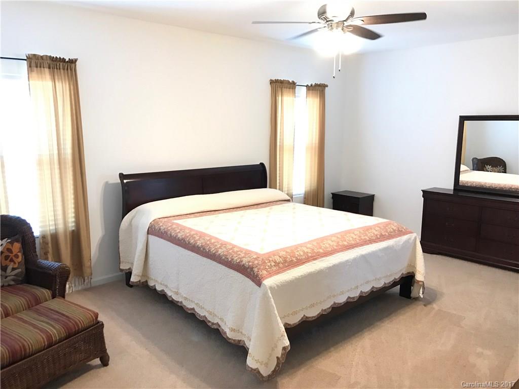 Newport Lakes - Residential