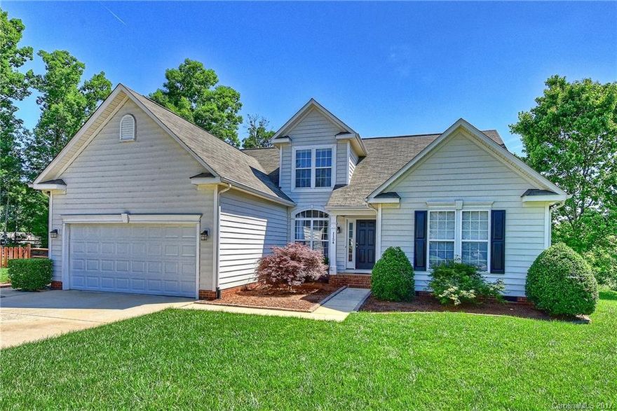 Waiting for the best house in Knightsbridge? Beautiful updated ranch with upstairs BR/Bonus room. Gorgeous updated kitchen with ivory cabinets, subway tile backsplash and granite counters with updated fixtures. Updated master bath suite with tile shower, granite counters, updated light fixtures and plumbing fixtures.  Updated main level bath with granite counters. Gorgeous contemporary new paint throughout. Wood floors throughout. Beautiful wood deck overlooks flat private back yard. Cul De Sac!