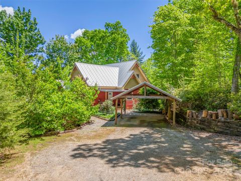 A home in Saluda