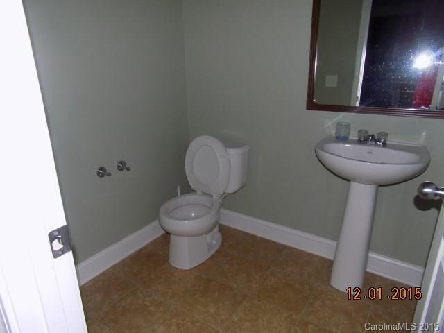 Hamilton Lakes - Residential Lease