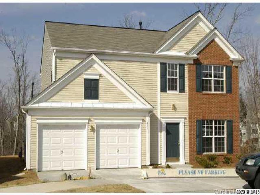 Large Brick Front, Two Story Home, w/ Formal Dining Room, Open Floor Plan. Great Room w/ Fireplace opens to Large Eat in Kitchen w/ Appliances. Large Master Suite w/ Dual Vanity, Garden Tub, Large Walk-in Closet and Private water closet. Nice size additional bedrooms. Home situated in quiet community in a cul-de-sac.