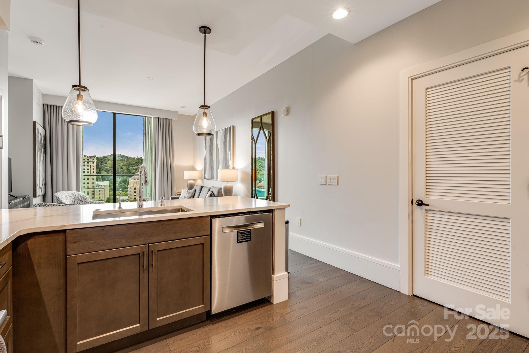 Asheville Arras Residence - Residential