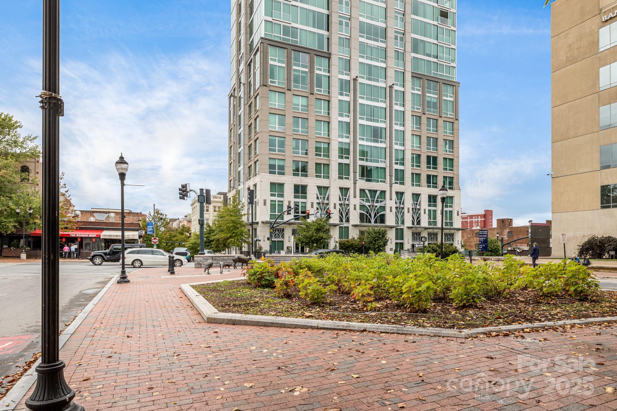 Asheville Arras Residence - Residential