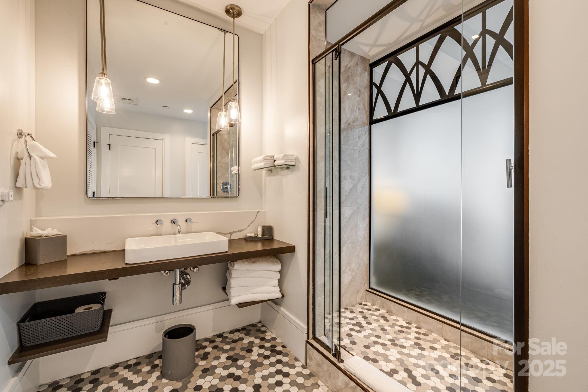 Asheville Arras Residence - Residential