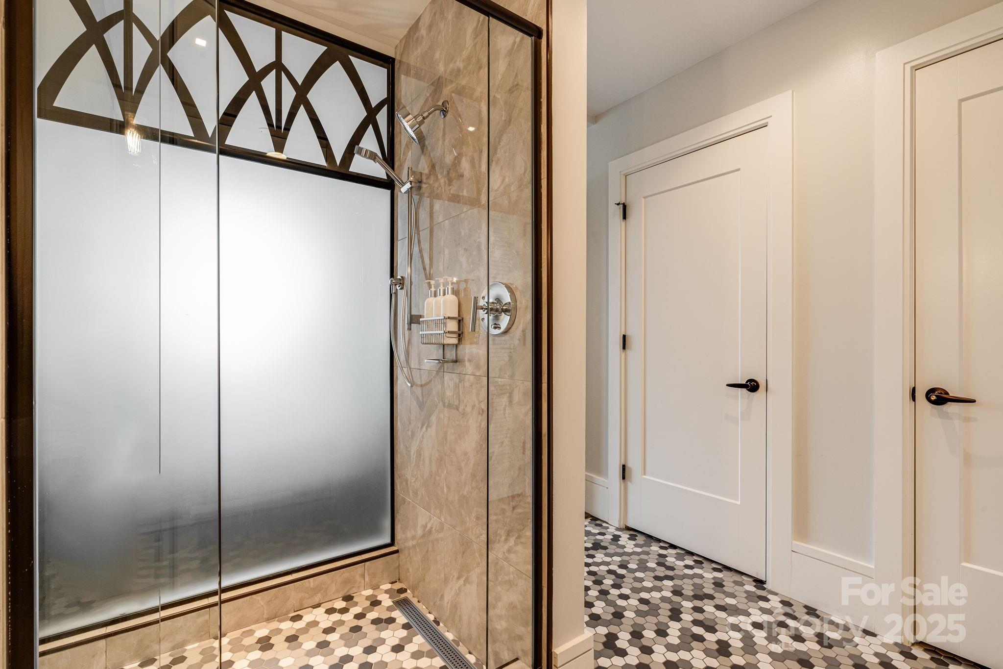 Asheville Arras Residence - Residential