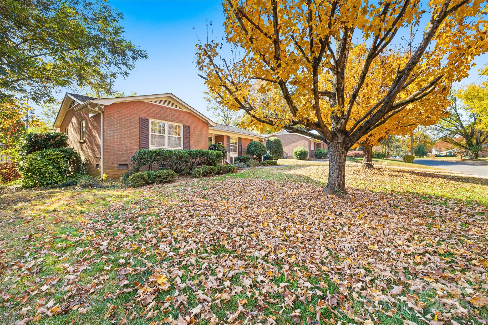 3420 Woodleaf Road