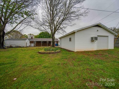 Single Family Residence in Albemarle NC 807 Ridge Street 11.jpg