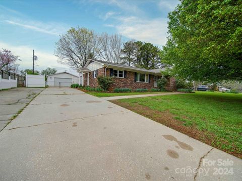 Single Family Residence in Albemarle NC 807 Ridge Street 1.jpg