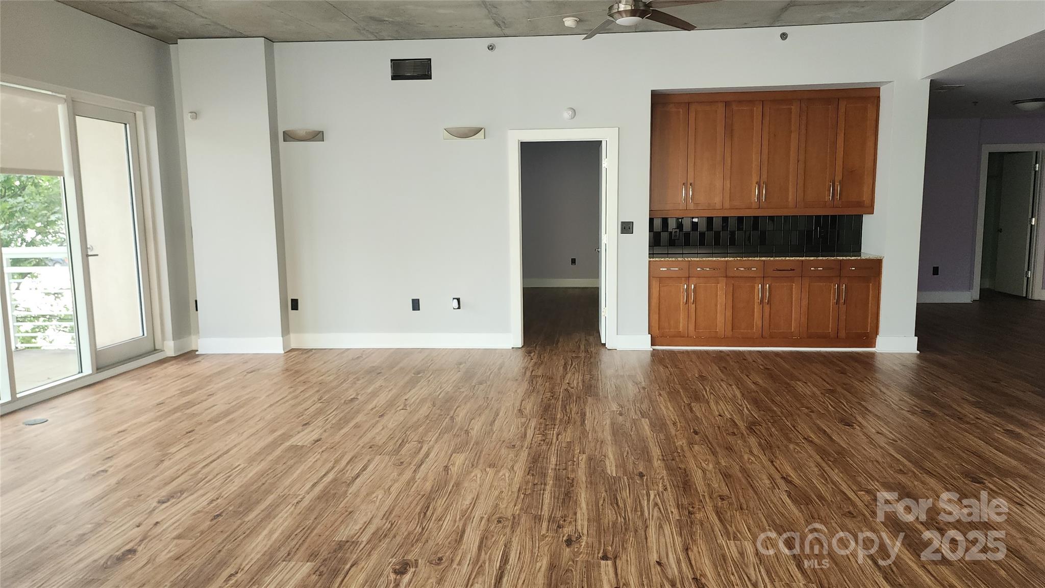 505 E 6th Street 301