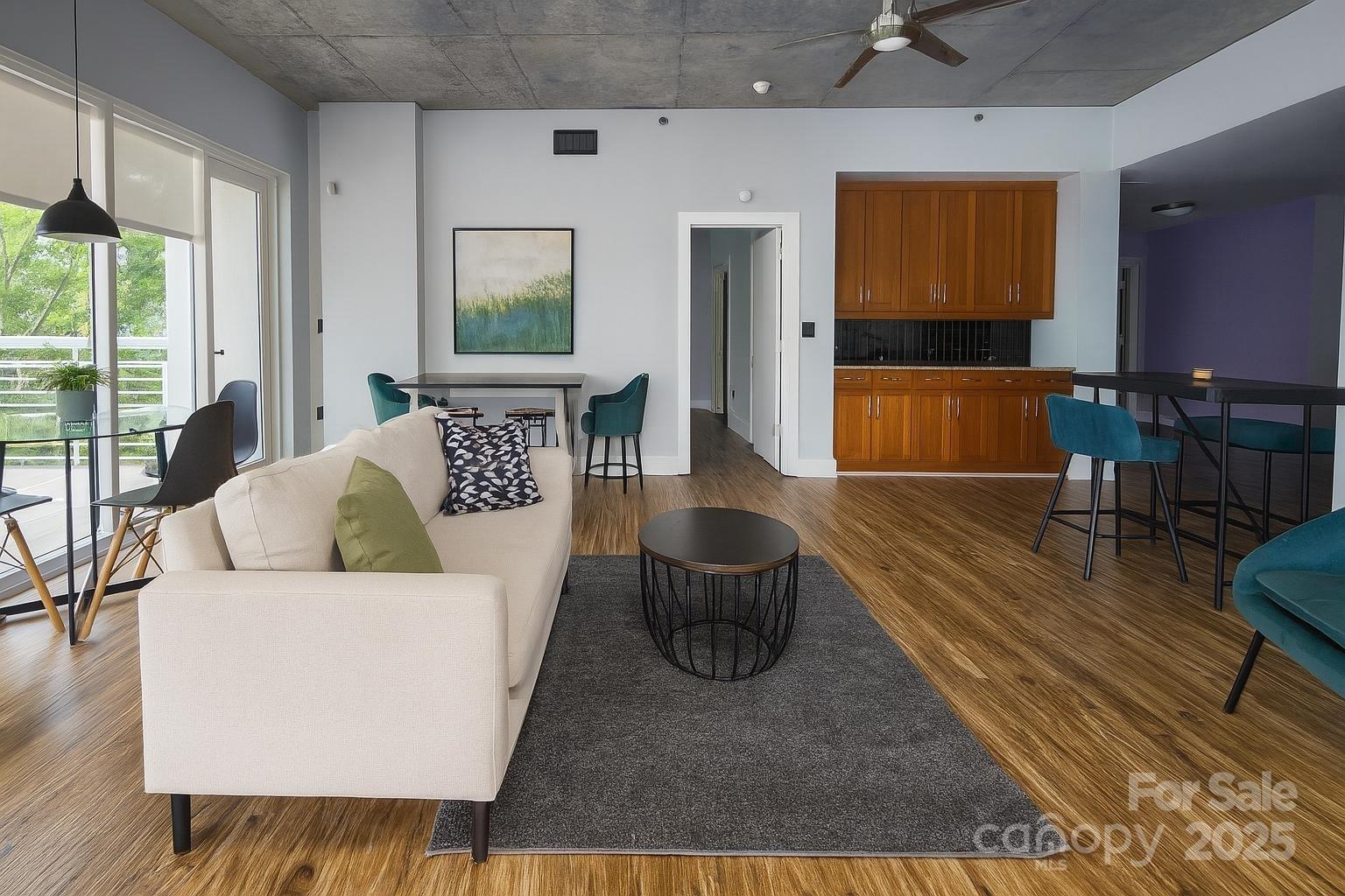 505 E 6th Street 301