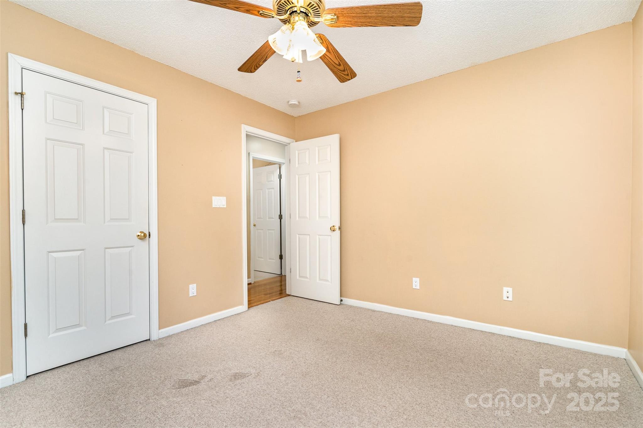 Laurel Woods - Residential