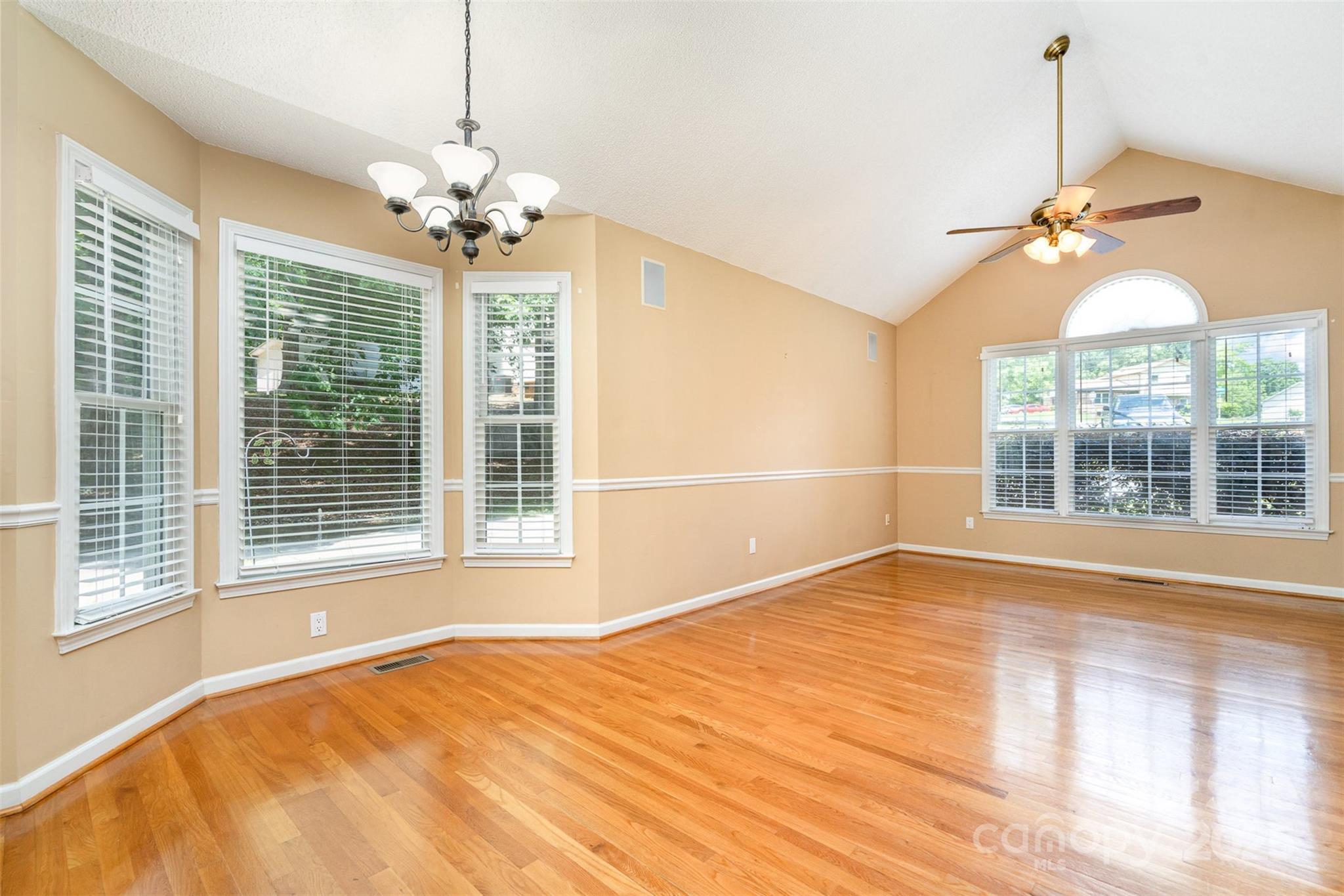 Laurel Woods - Residential