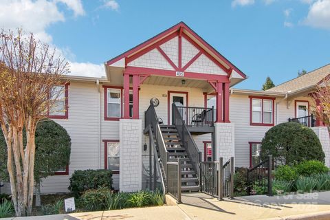 Photo of 1304 Deermouse Way #405, Hendersonville, NC 28792 (MLS # 4190263)