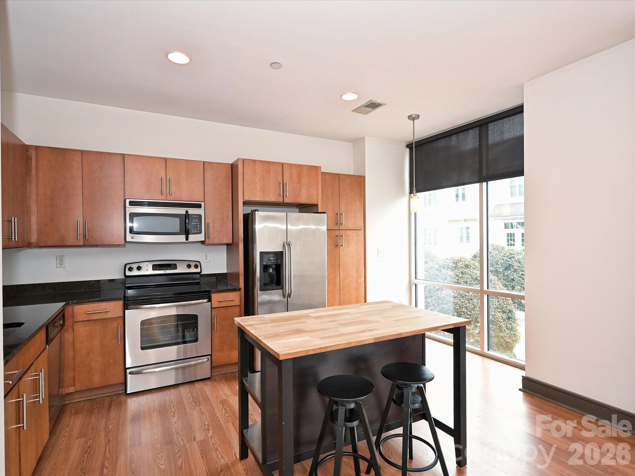 2200 Lyndhurst Avenue 102