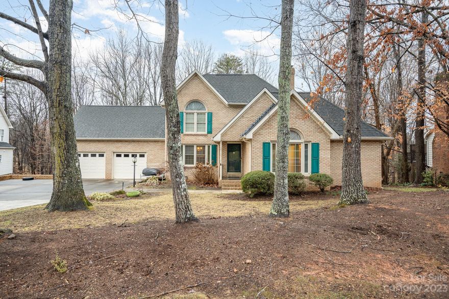 Nestled in the coveted Riverwood Plantation neighborhood, 1516 Rice Hope Ct exudes charm and tranquility. This stunning property is a true gem, situated on a peaceful cul-de-sac that offers privacy and serenity. As you step inside this full brick beauty, you'll be greeted by an inviting family room adorned with a cozy gas fireplace, perfect for creating warm memories with loved ones. The open floor plan effortlessly flows into the heart of the home - With three spacious bedrooms and two bathrooms, there's ample space for relaxation and rejuvenation. Step outside onto the screen porch and immerse yourself in the beauty of nature as you overlook the backyard.