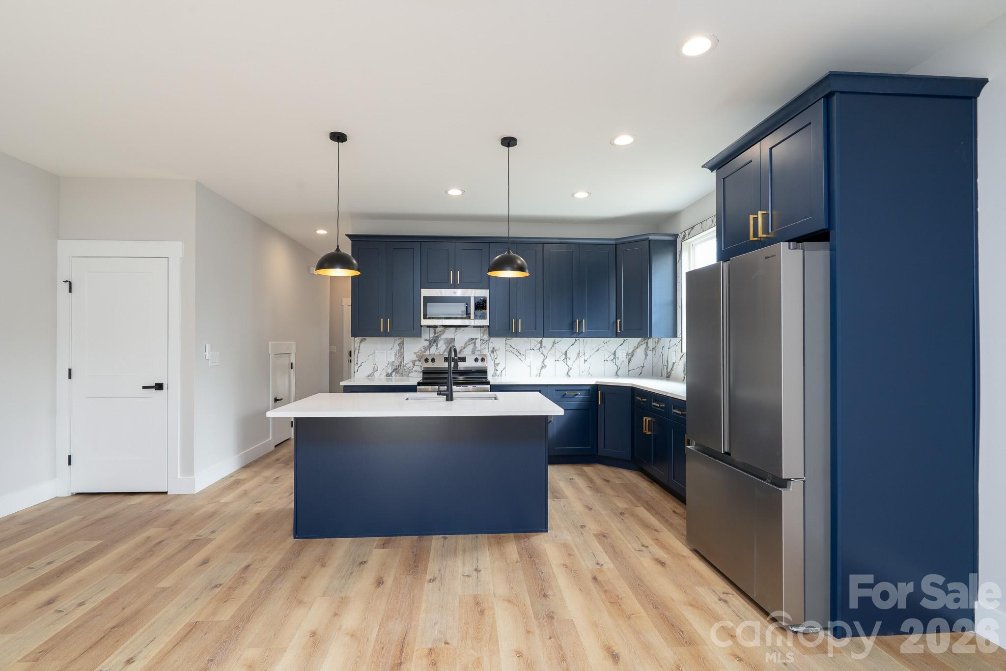 912 B Rhode Island Avenue NW