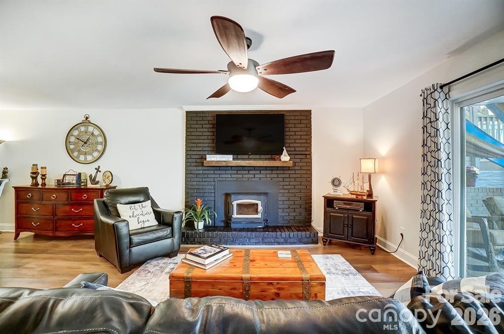 Island Point - Residential