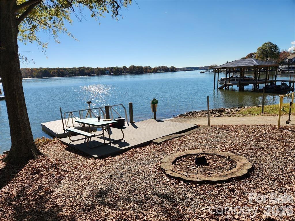 Island Point - Residential