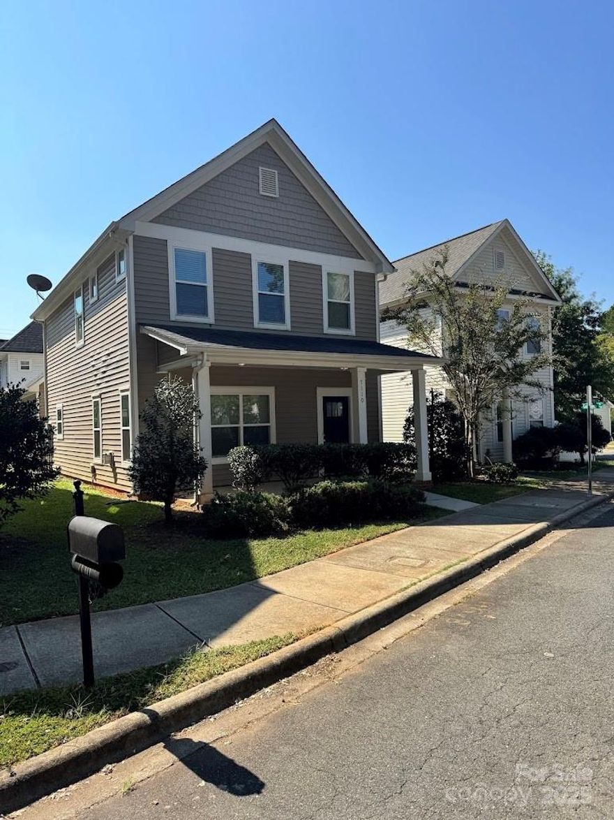 Charming renovated townhouse featuring 3 spacious bedrooms, a cozy fireplace, and an open-concept layout. Enjoy a generously sized kitchen ideal for entertaining, plus the convenience of a detached garage—all nestled in a welcoming community." Laminate throughout