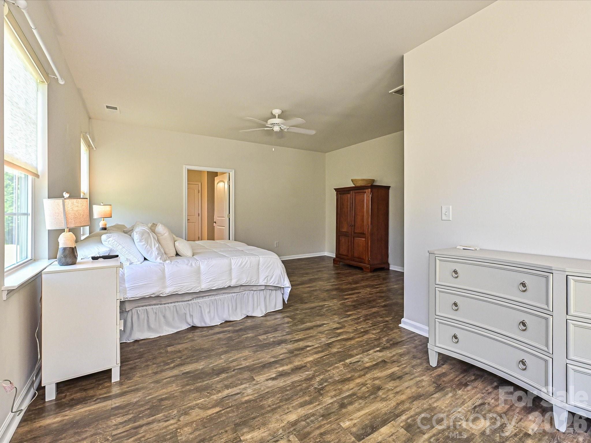 Imagery On Mtn Island - Residential