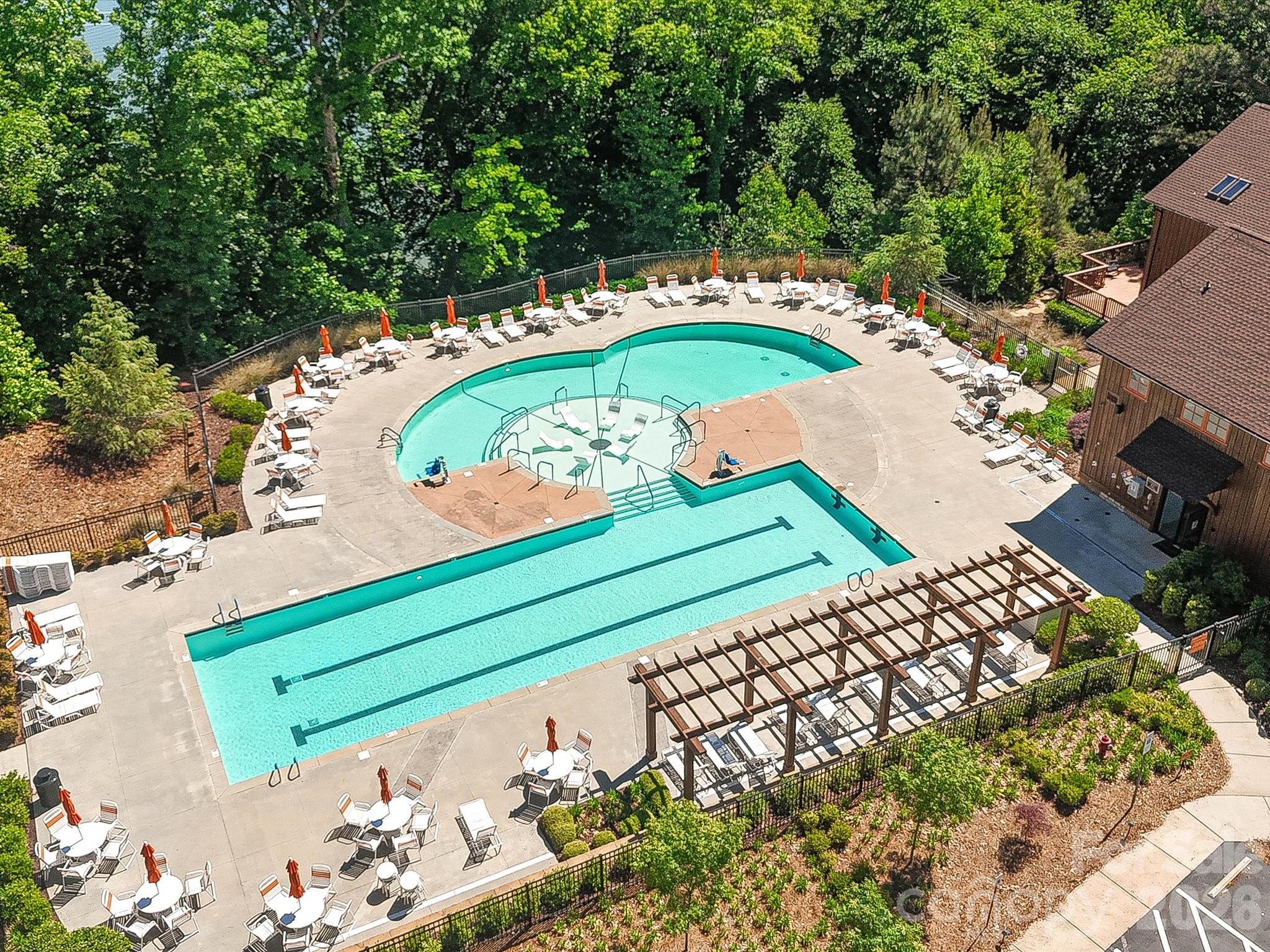 Imagery On Mtn Island - Residential