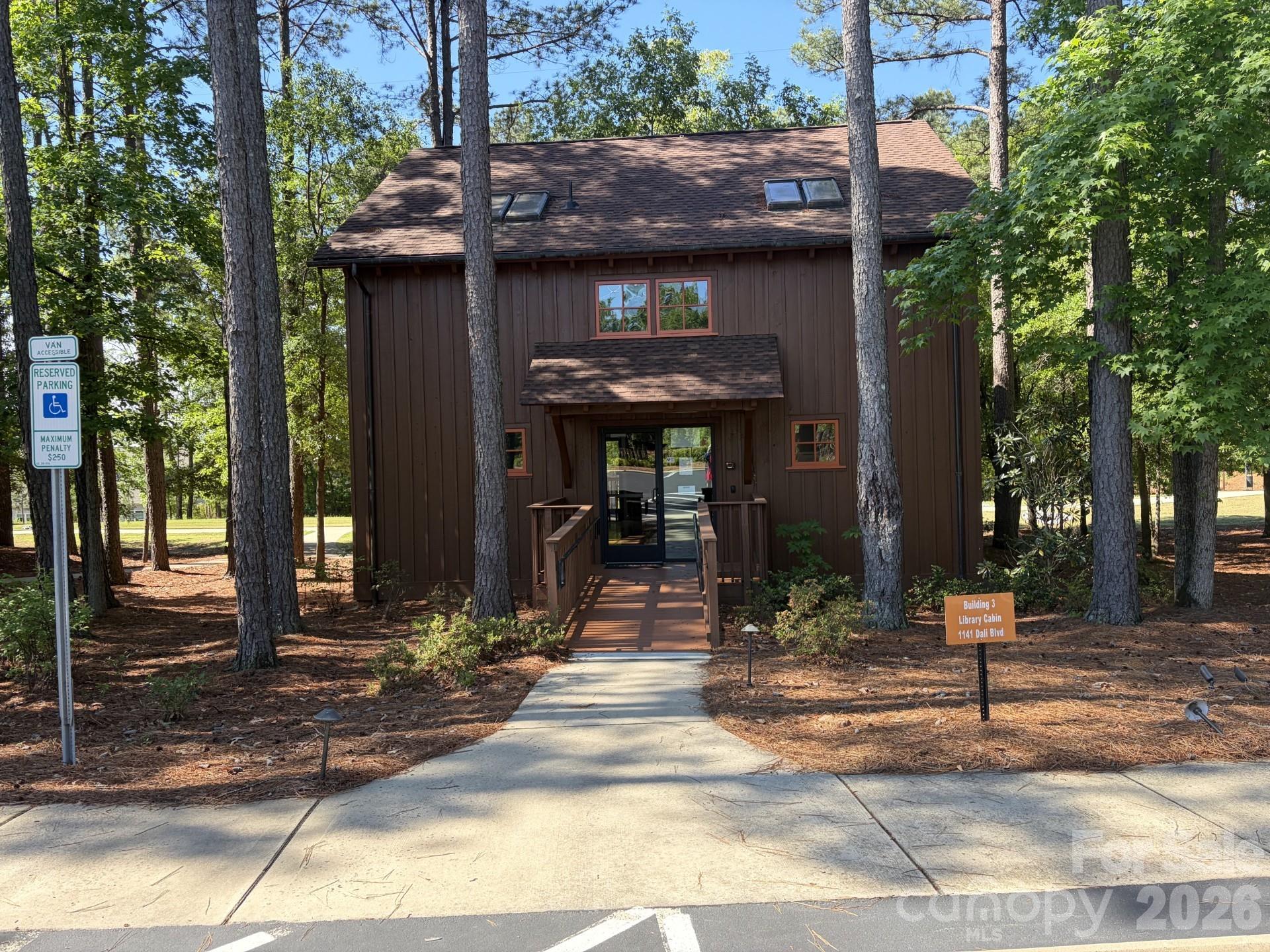 Imagery On Mtn Island - Residential