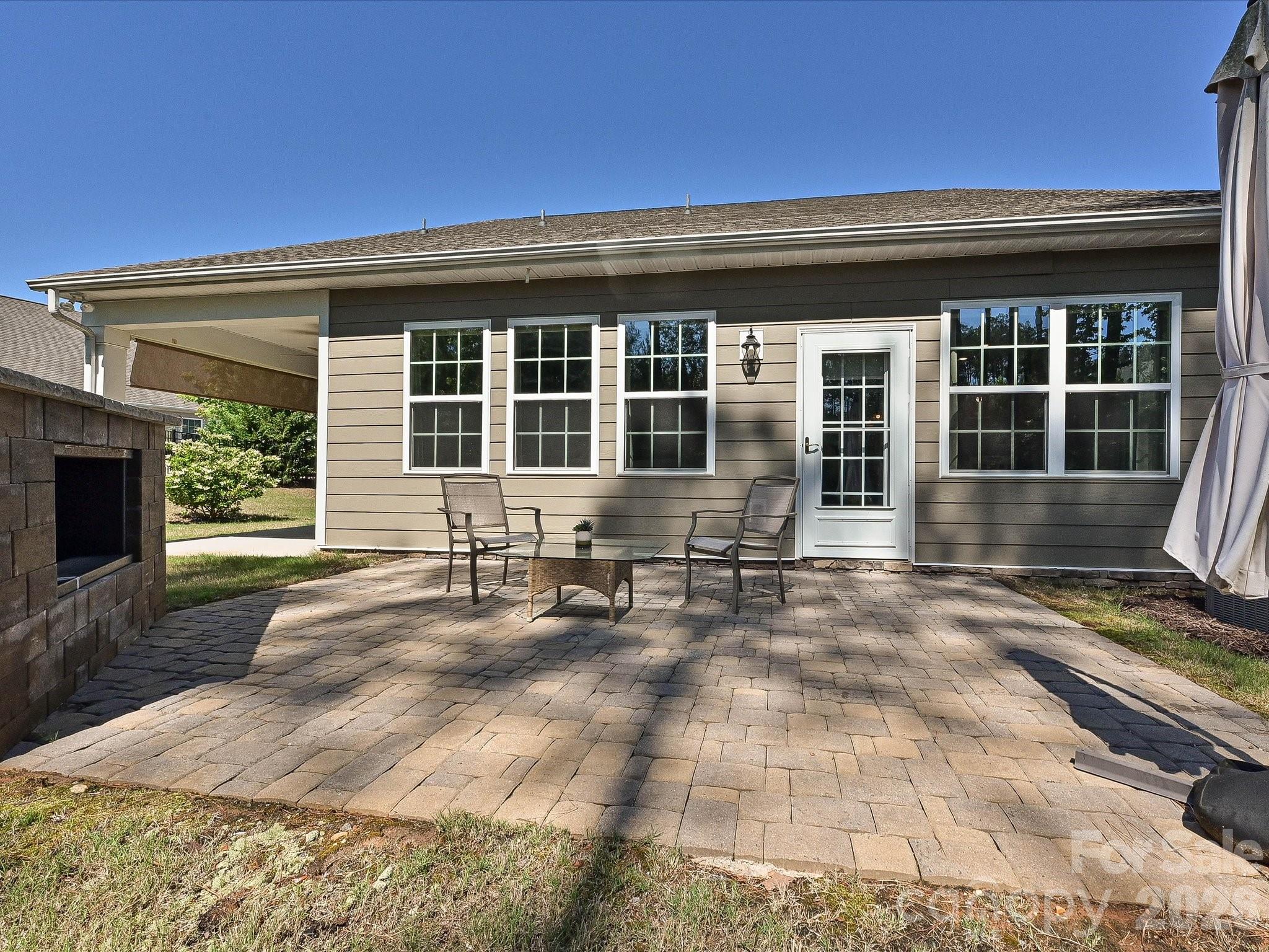 Imagery On Mtn Island - Residential