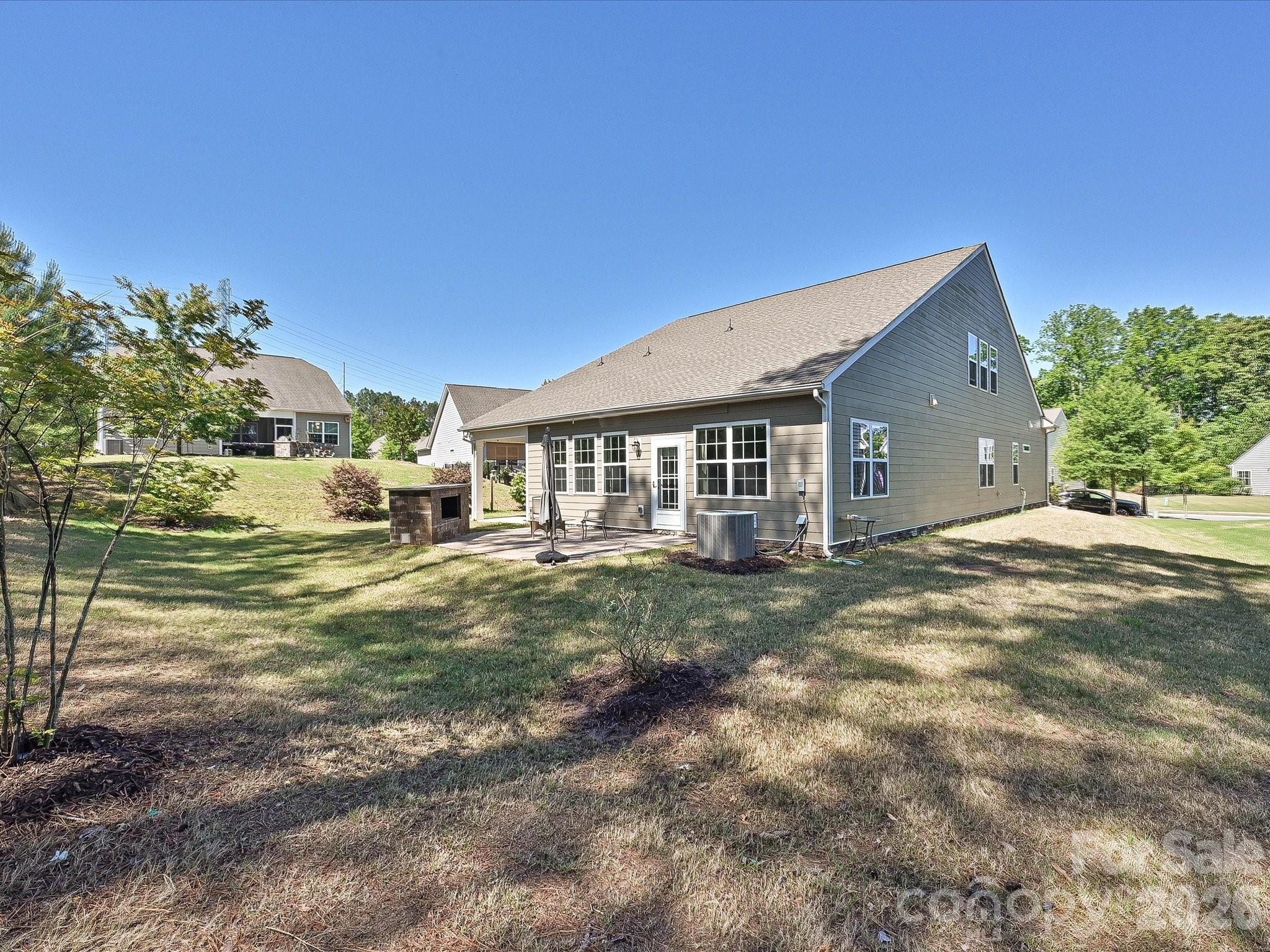 Imagery On Mtn Island - Residential