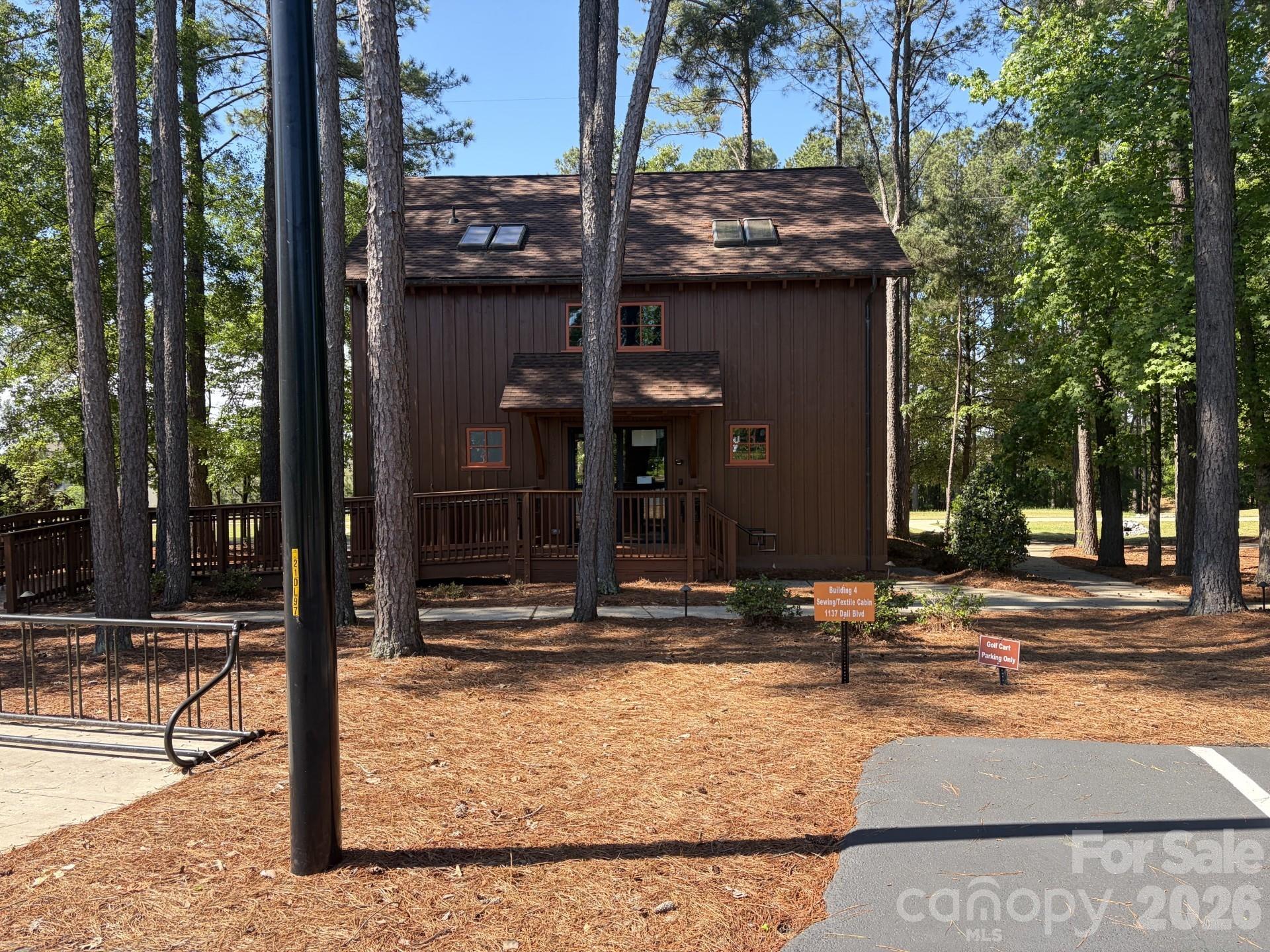 Imagery On Mtn Island - Residential