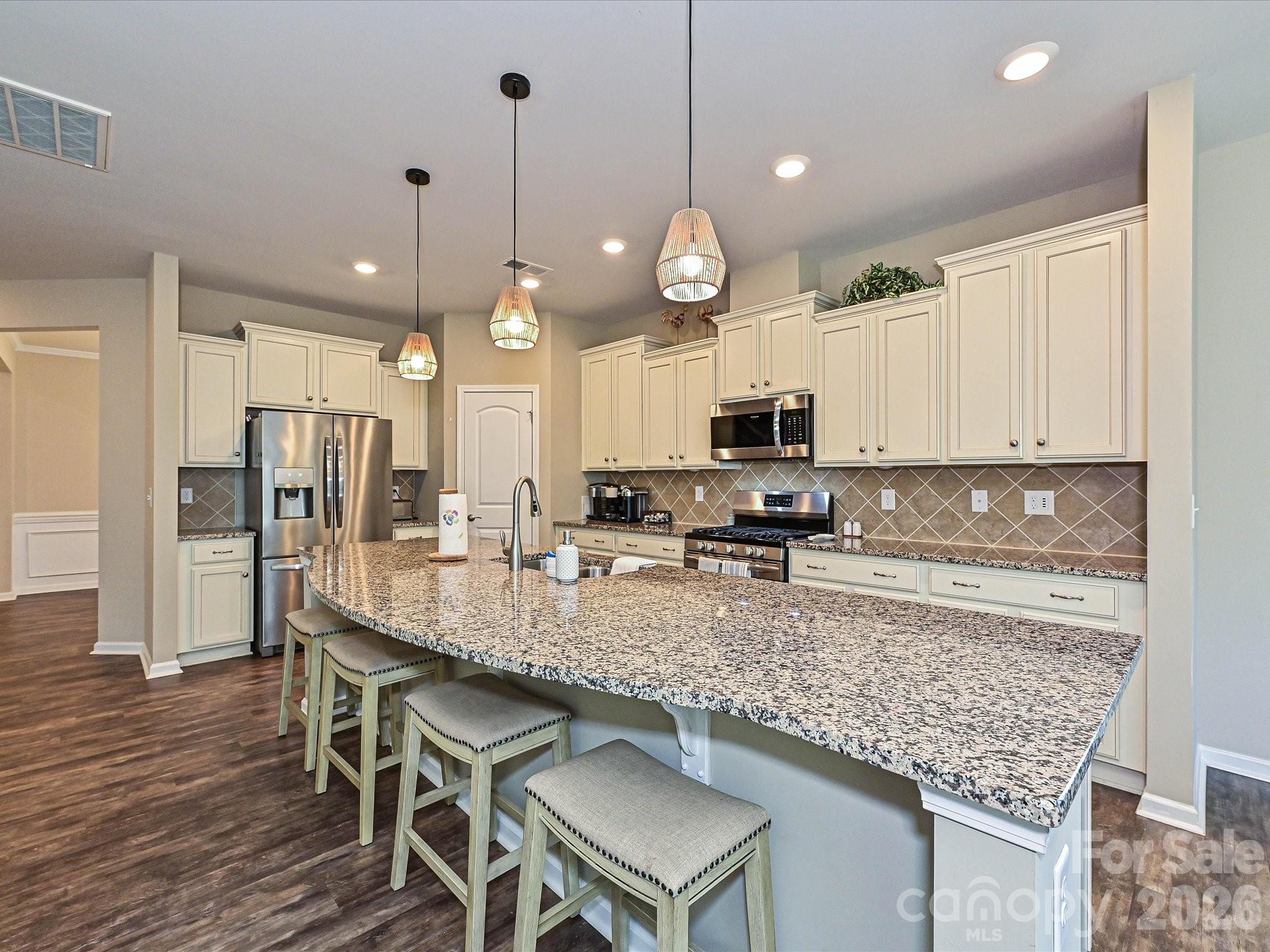 Imagery On Mtn Island - Residential