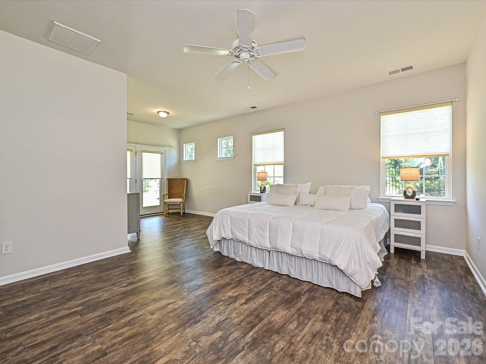 Imagery On Mtn Island - Residential
