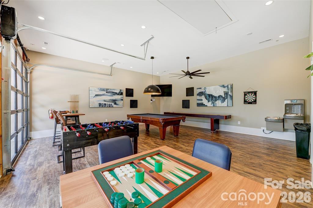 Imagery On Mtn Island - Residential
