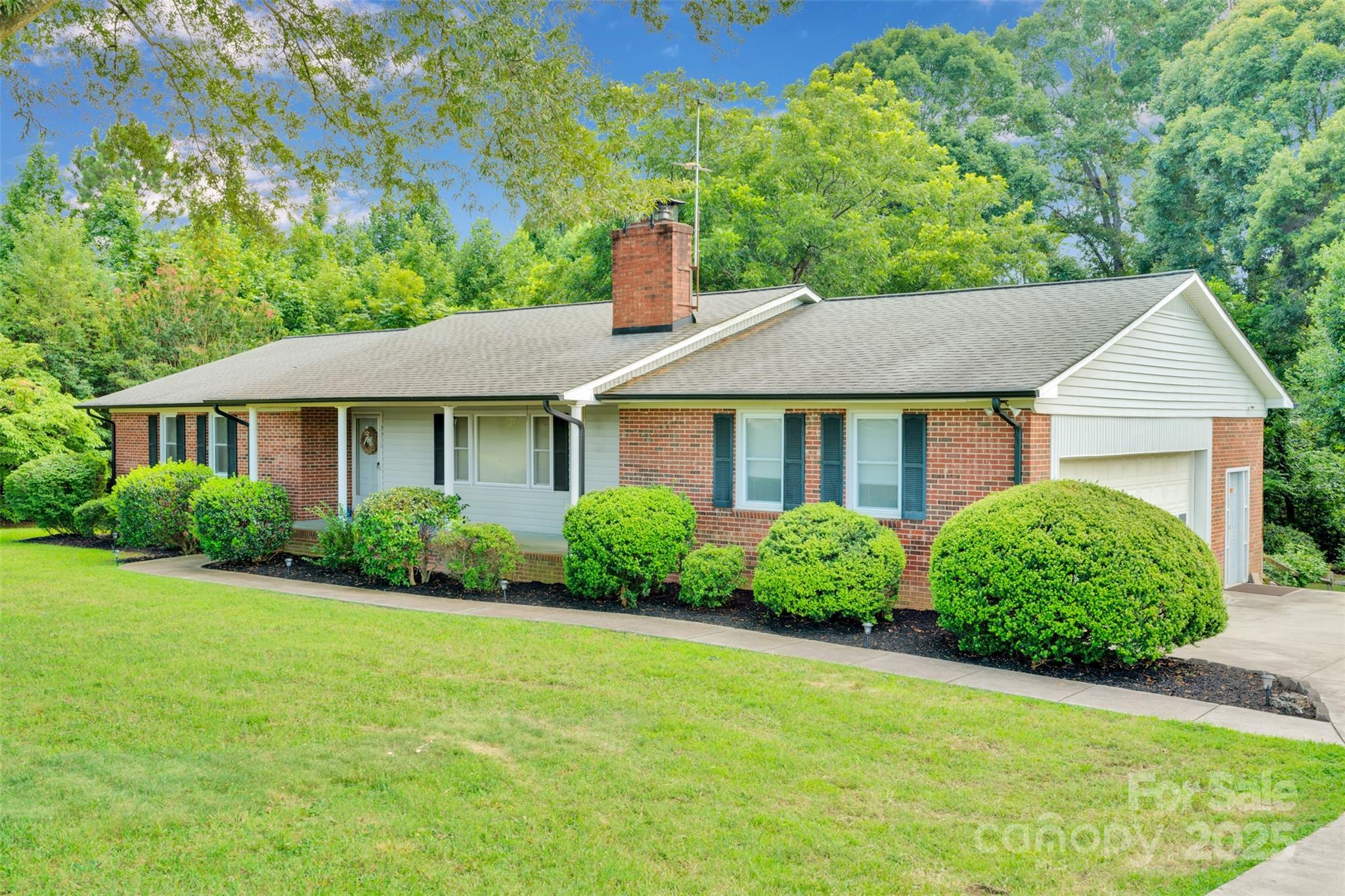 2376 Charlotte Highway